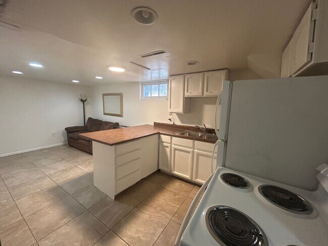 Foto del edificio - 2 bedroom 1 bath Provo basement apartment