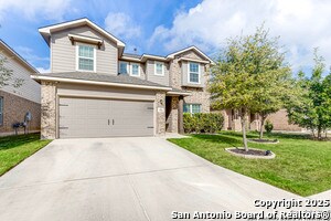 Foto del edificio - 7919 Deepwell Dr