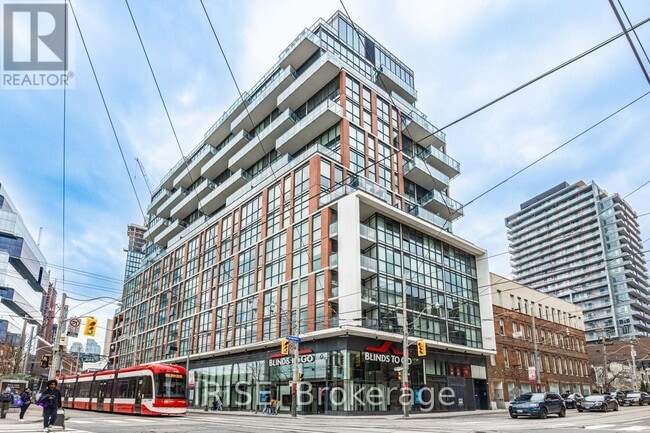 Building Photo - 318-318 King St E