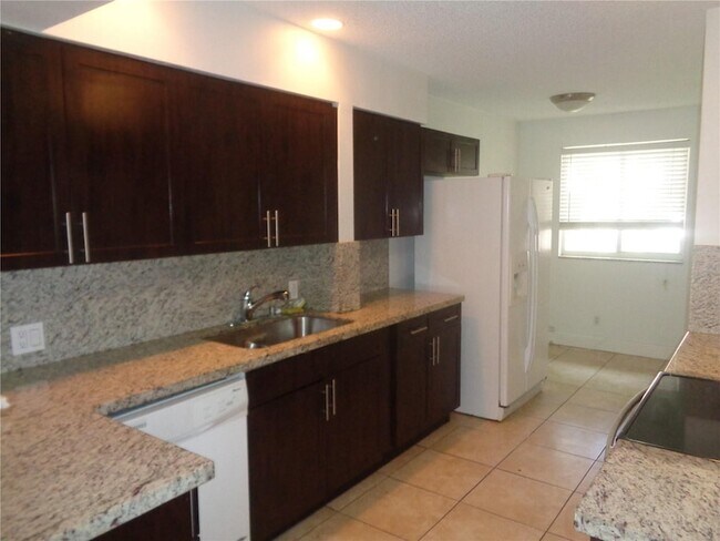 Foto del edificio - 10939 W Broward Blvd