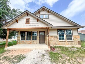 Building Photo - 1893 Blueridge Dr