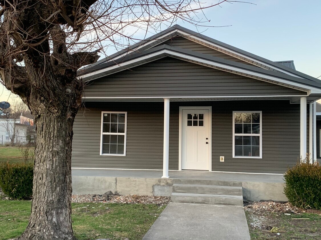 Building Photo - 202 19th street A