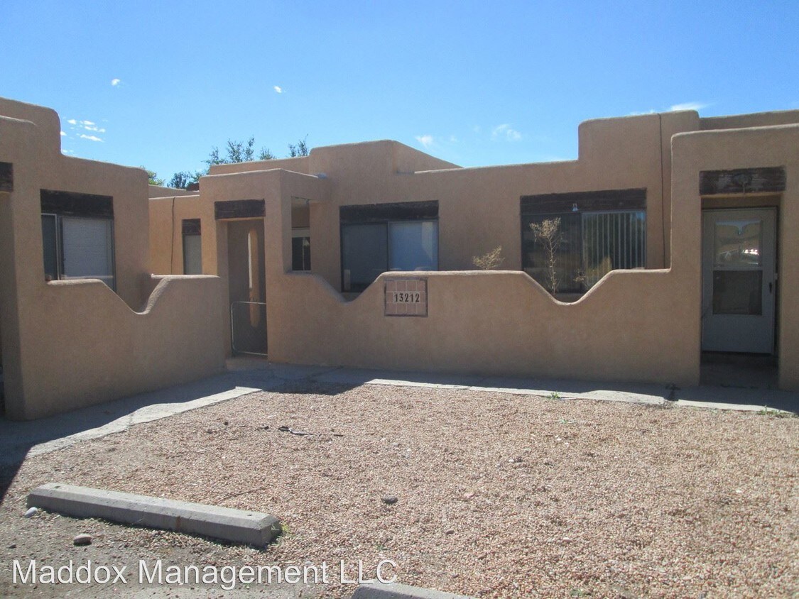 Foto principal - 13212 Mountain Pl NE