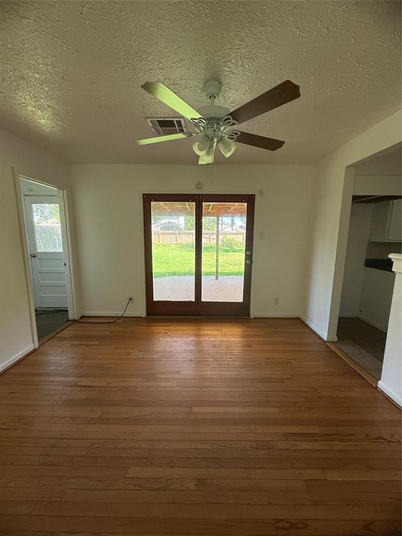 Building Photo - 207 Timber Ln