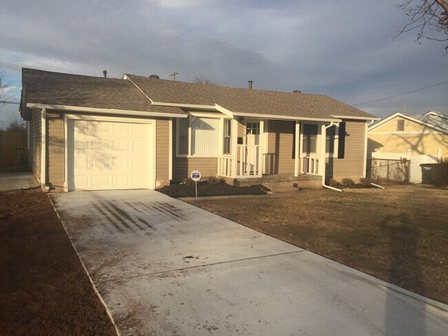 Building Photo - 3919 SE 10th Pl. Del City, OK 73115
