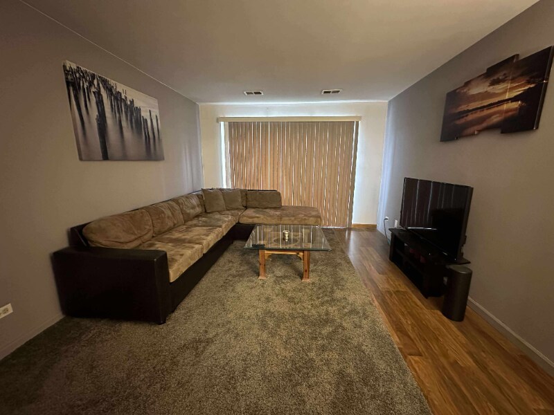 Foto principal - 10542 Brooks Ln