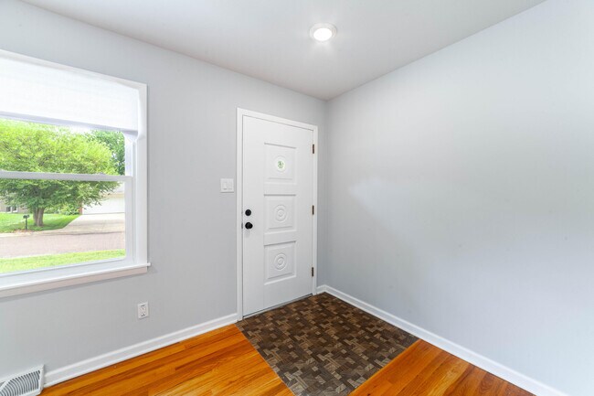 Building Photo - 1408 Mary Lee Dr