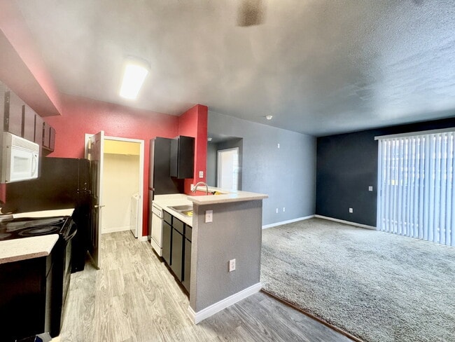 Building Photo - 231 W Horizon Ridge Pky