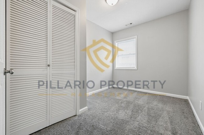 Building Photo - Renovated 3 Bedroom 2 Bathroom near Brooks...