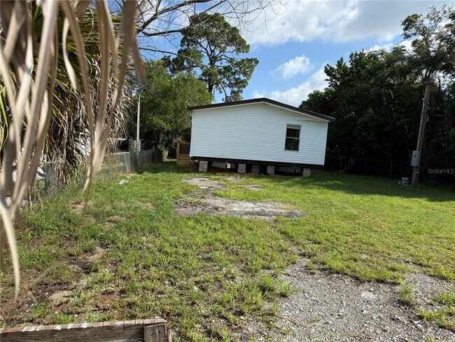 Foto del edificio - 7229 Allyson St