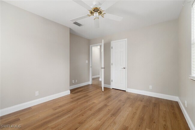 Foto del edificio - 5020 Hickory Wood Dr