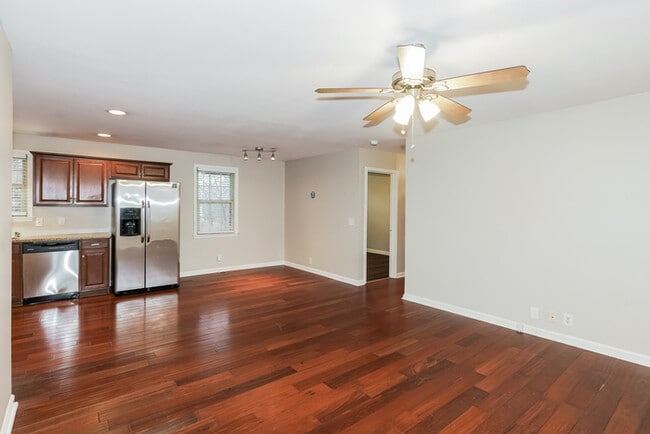 Foto del edificio - 107 Woodridge Dr