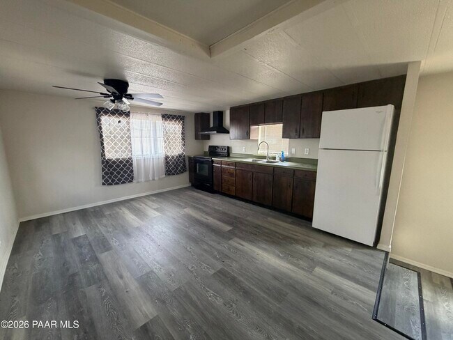 Building Photo - 8210 W Emerson Dr