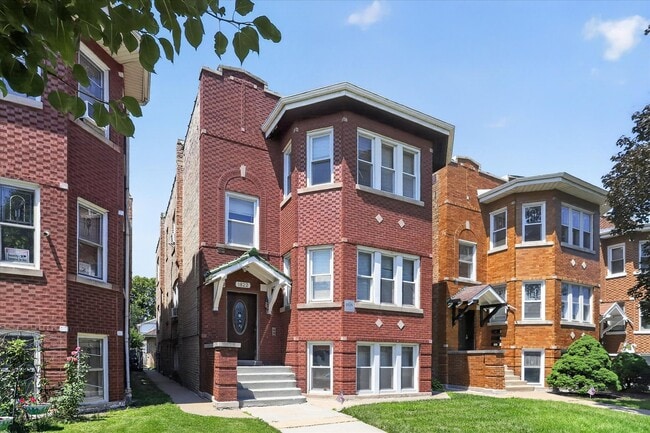 Building Photo - 1822 Gunderson Ave