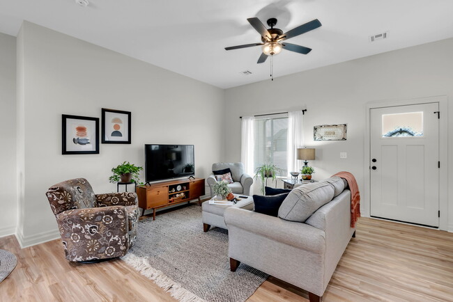 Foto del edificio - 1703 Jase Ct