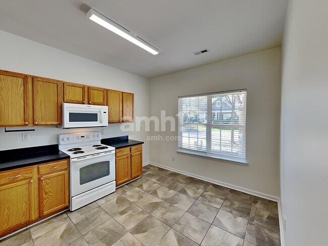 Foto del edificio - 9149 Glenashley Dr