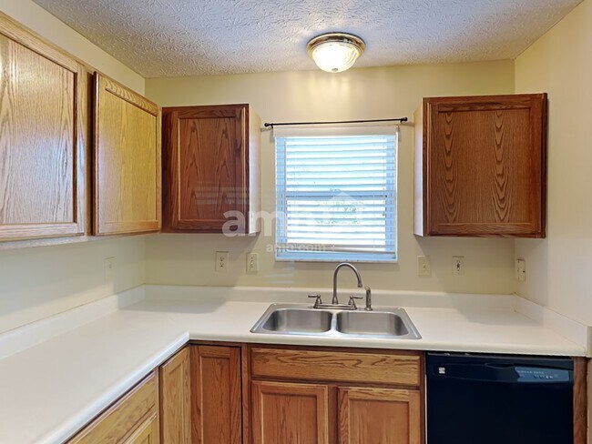 Foto del edificio - 1064 Amherst Blvd
