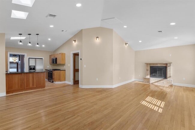 Building Photo - 400 E Monroe St