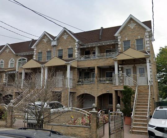 Building Photo - 66-39-66-79 79th Pl