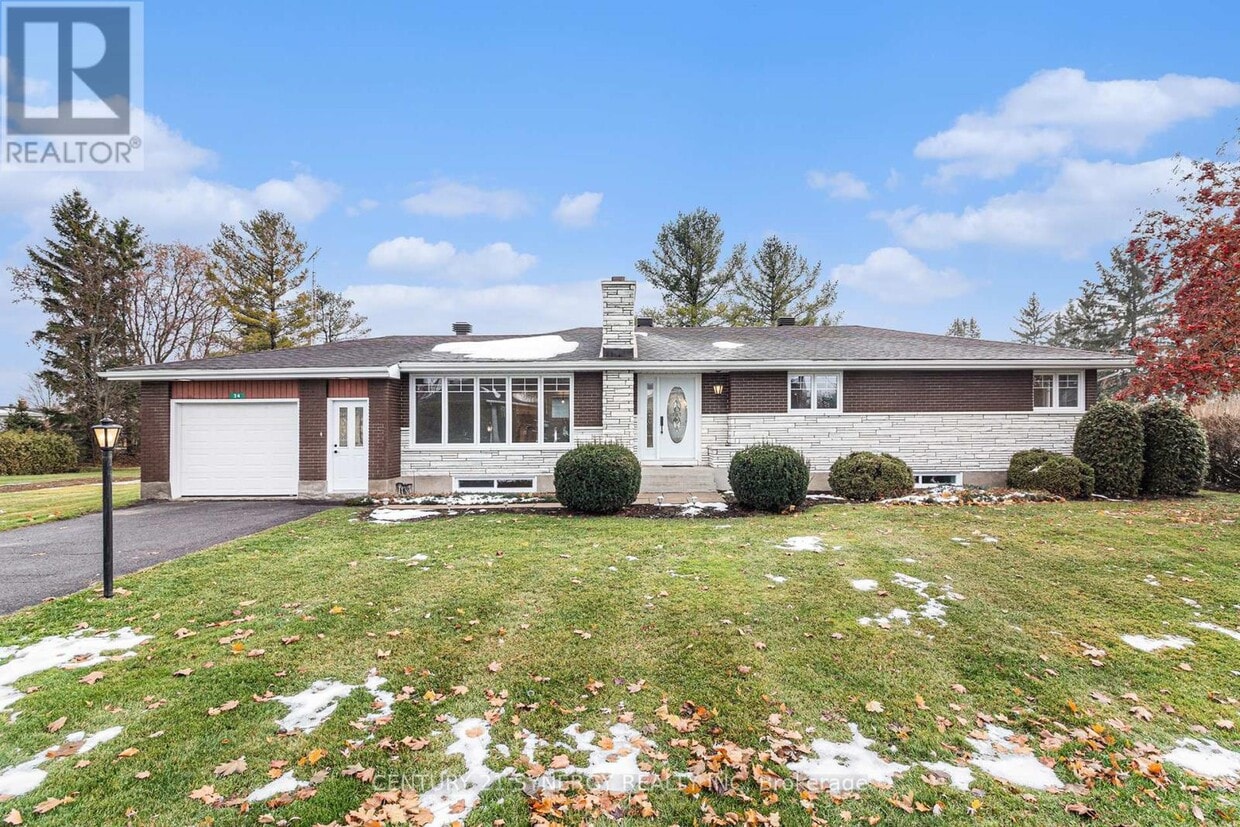 Primary Photo - 24 Champagne St