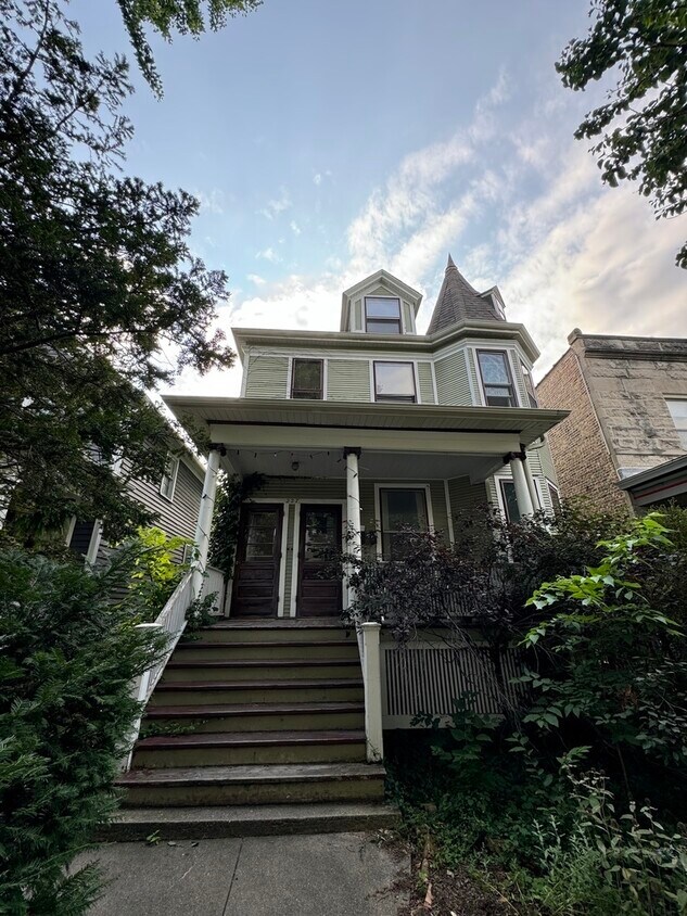 Foto principal - 227 N Marion St
