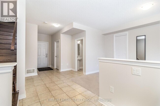 Photo du bâtiment - 3070 Eberly Woods Dr