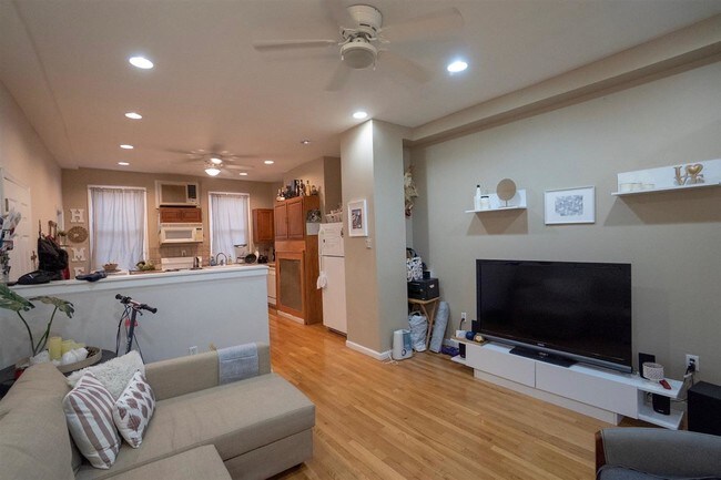 Foto del edificio - 3803 Palisade Ave