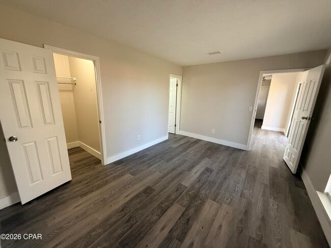 Building Photo - 6615 Enzor St