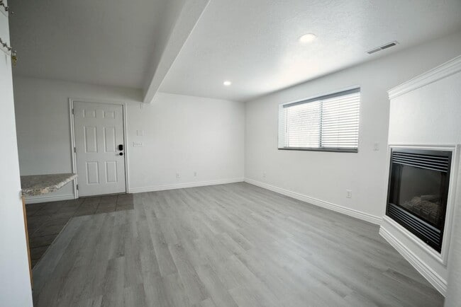 Building Photo - 125 S 1050 W