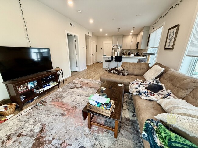 Building Photo - 458 Washington St