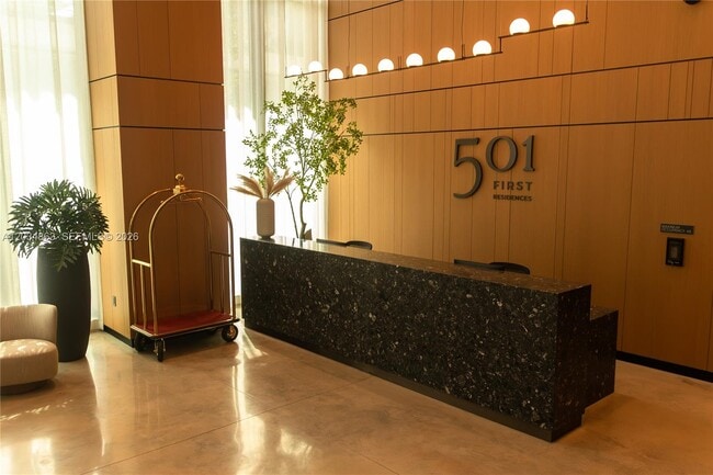 Foto del edificio - 121 NE 5th St
