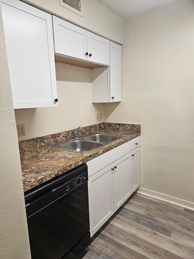 Foto del edificio - Southbrooke condo