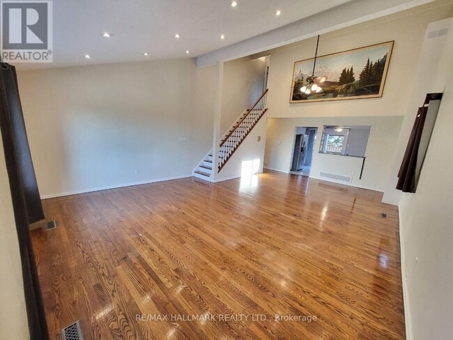 Building Photo - 928 Wayne Dr