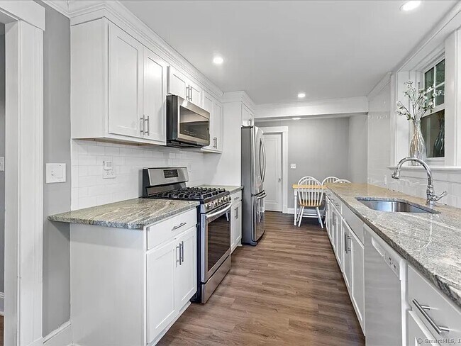 Foto del edificio - 203 Ridgewood Ave