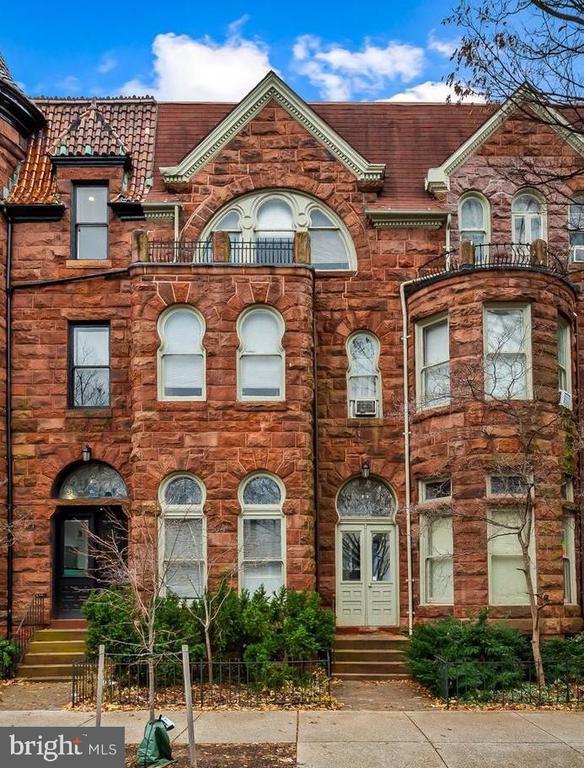 Building Photo - 1502 W Mt Royal Ave