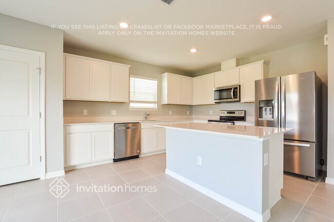 Building Photo - 421 Waterford Dr