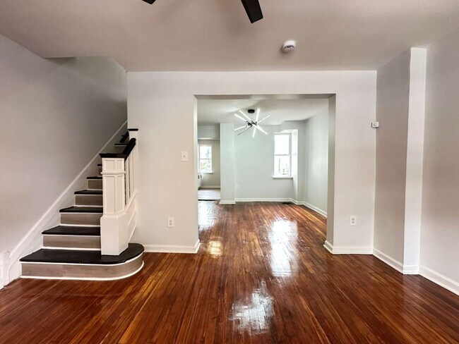 Foto del edificio - 5809 N Lambert-