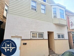 Building Photo - 2645 S Kinnickinnic Ave