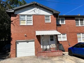 Building Photo - 852 St Clair St