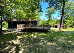 Building Photo - 118 Town Farm Rd