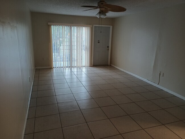 Foto del edificio - 3847 NW 213th St