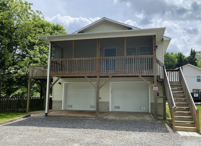 Parte frontal exterior - 12 Brookside Cir