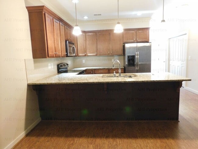 Building Photo - 4675 Cotswold Ln