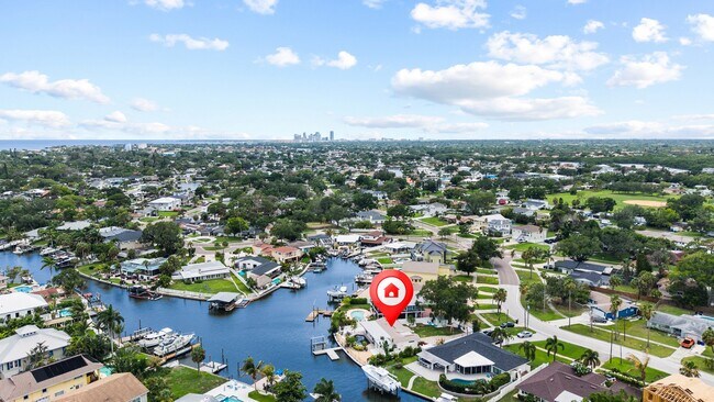 Foto del edificio - 5541 Bayou Grande Blvd NE