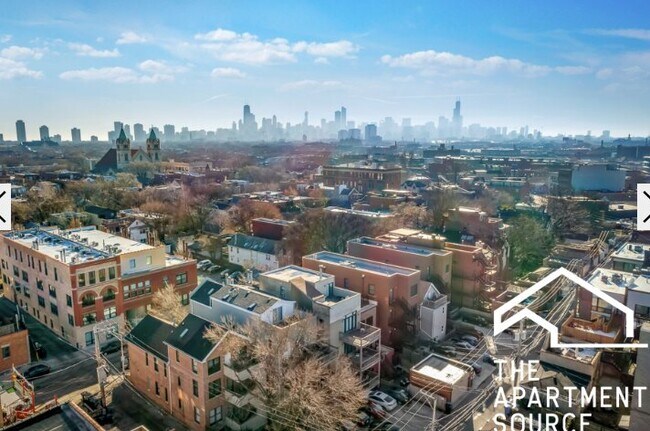 Foto del edificio - 2334 N Greenview Ave