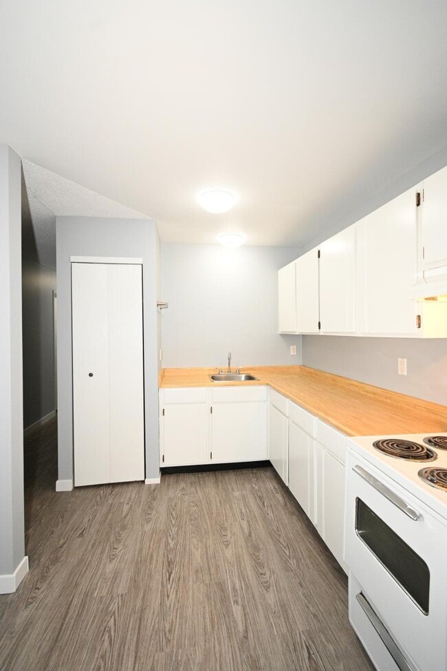 Building Photo - 1 bedroom in Prince George BC V2N 2T4