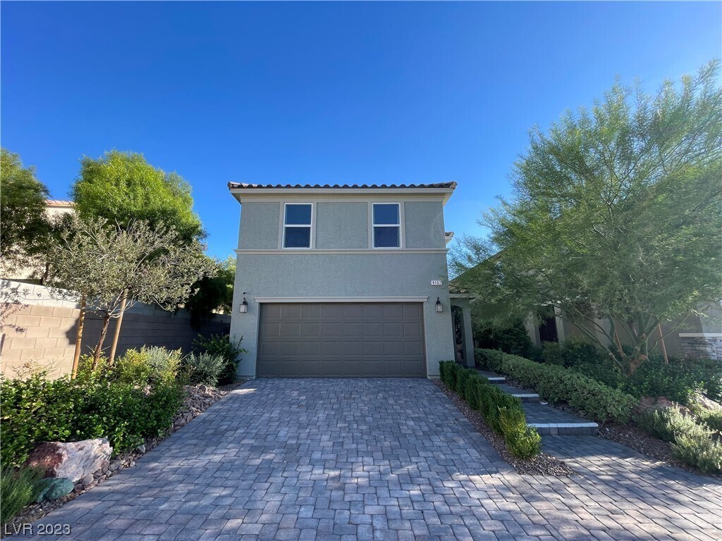 Foto principal - 8107 Desert Cassia Ave