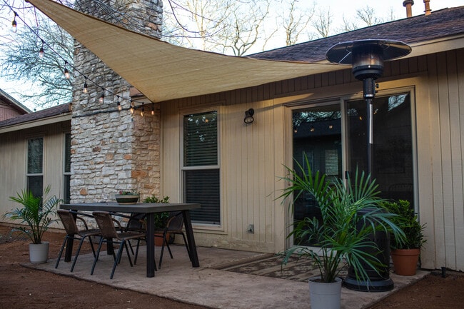 Building Photo - 4204 Sendero Dr