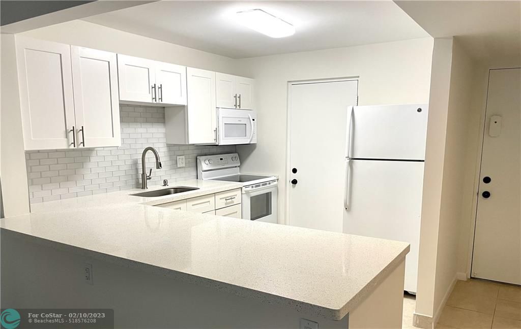 2307 S Cypress Bend Dr Unit 207A, Pompano Beach, FL 33069 Condo for