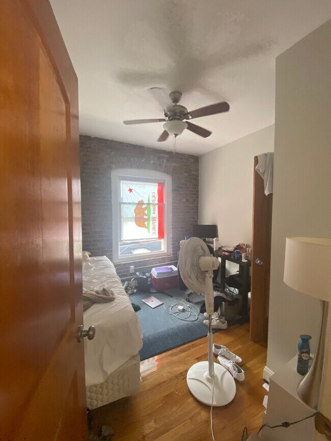 Building Photo - 30 Fleet St